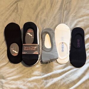 13 pairs of Skechers Women’s No-Show Liner Socks - Black, Gray, White